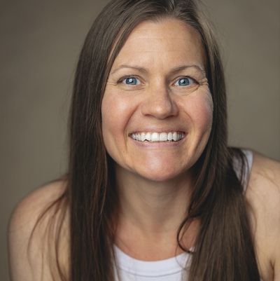 Headshot of Rebecca Frey