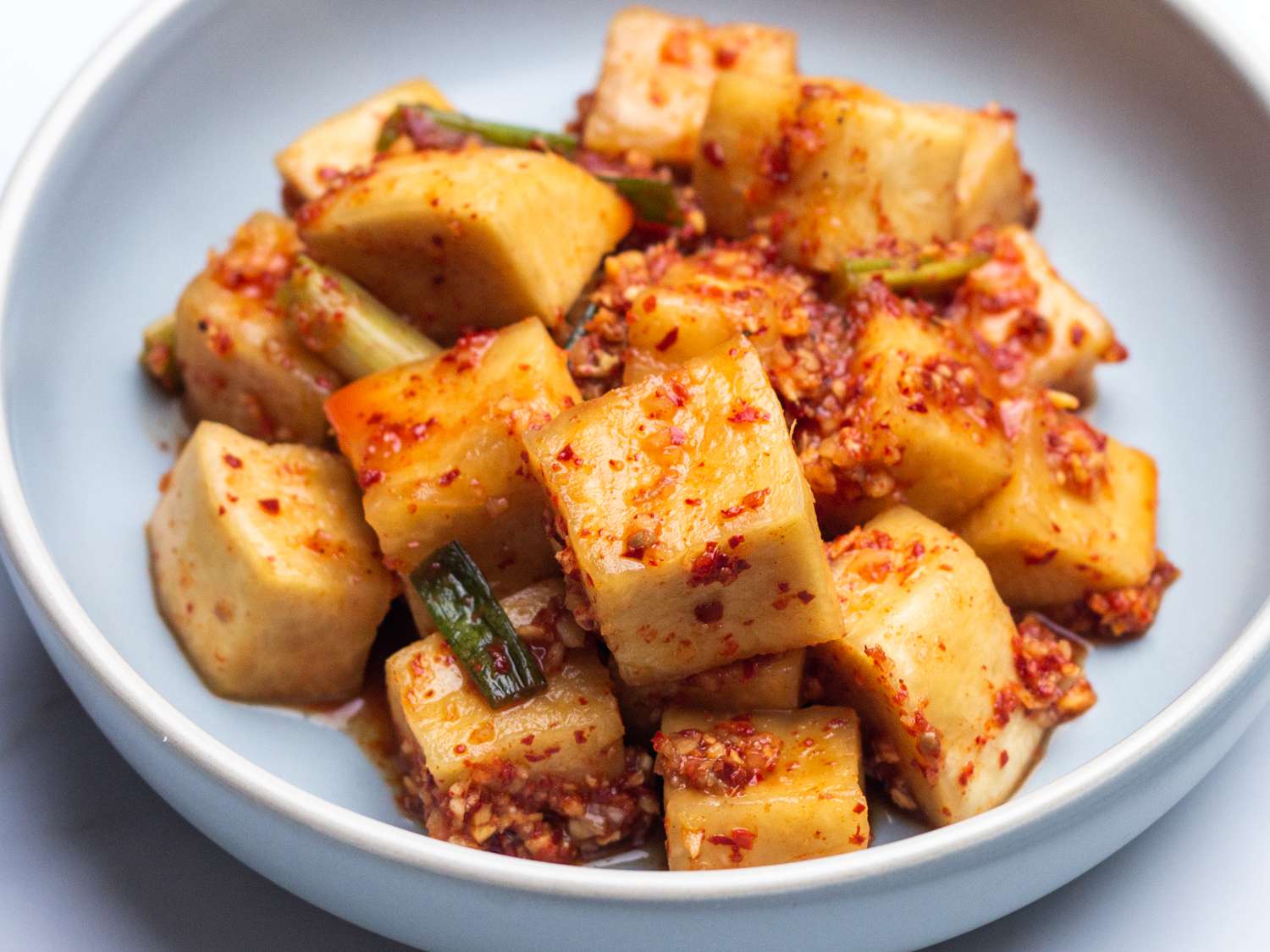 Kkakdugi (cubed radish) kimchi