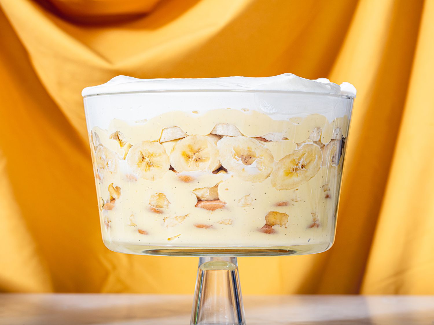 Side view of banana pudding 