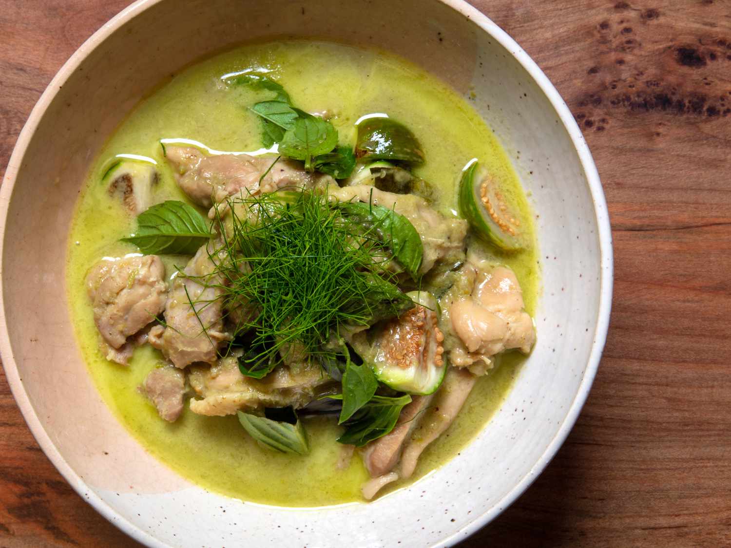 Gaeng Khiao Waan Gai (Thai Green Curry with Chicken) in a large serving bowl